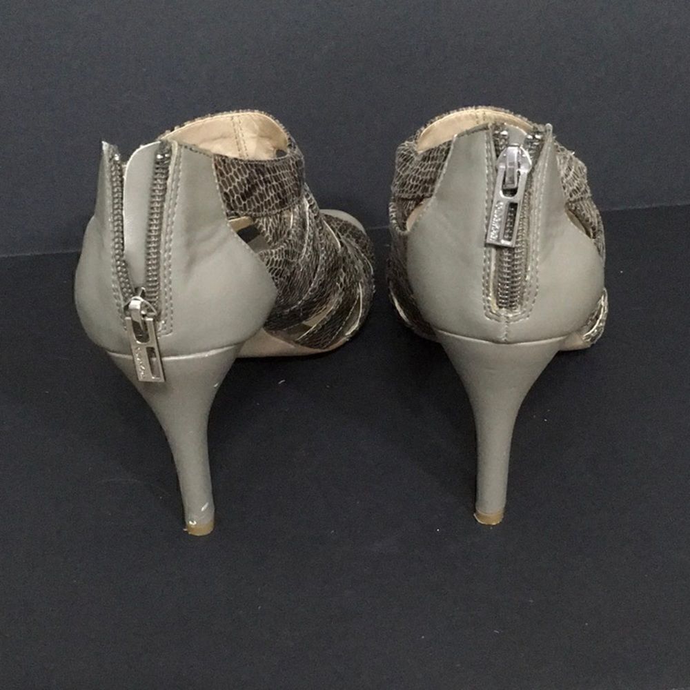 Calvin Klein Gray Python embossed heels - Picture 4 of 11
